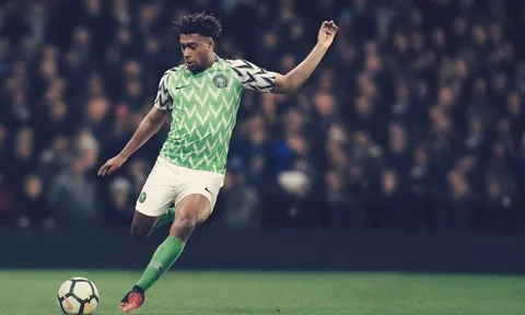 Đại bàng xanh Nigeria tung áo đấu World Cup 2018 cực chất