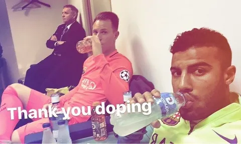 Đại thắng PSG, sao Barca bất ngờ bị kiểm tra doping