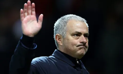 Đại thắng St. Etienne, Man United vẫn bị Mourinho chê bai