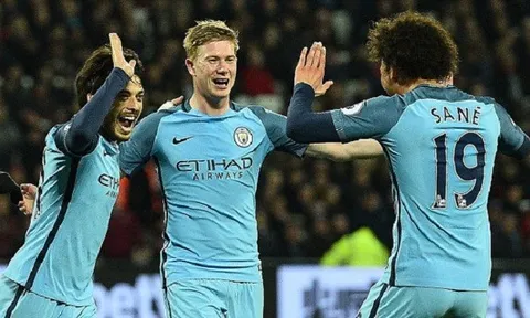 Đại thắng West Ham, Man City trở lại cuộc đua vô địch