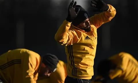 Dàn sao Juventus trở lại tập luyện ngay ngày đầu năm