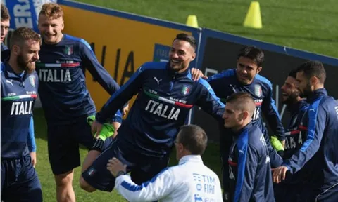 Dàn sao trẻ của Italia phấn khích khi đàn anh nghỉ tập