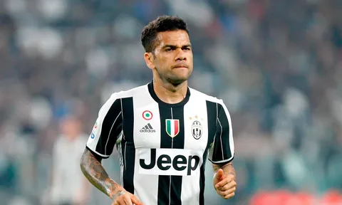 Dani Alves - Dây thường xuân xanh biếc của Brazil