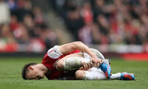 Đấu West Ham, Arsenal buồn vui lẫn lộn
