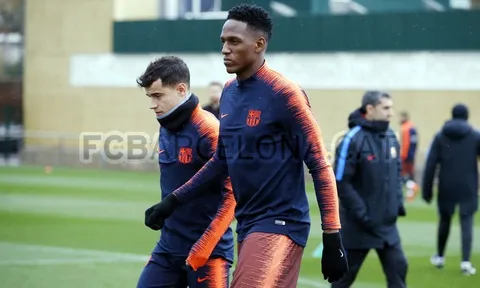 Dembele lại gặp vấn đề, vắng mặt ở buổi tập của Barca