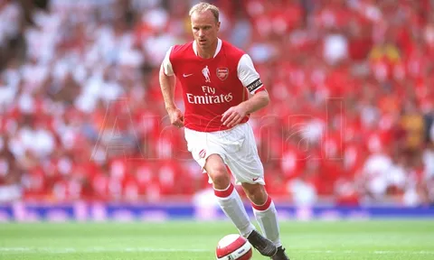 Dennis Bergkamp - Họng pháo bất diệt của Arsenal