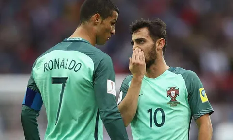 Đội hình kết hợp BĐN - Hà Lan: 3 phiên bản Ronaldo trên hàng công