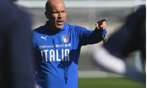 Di Biagio "nắn gân" học trò trước trận đại chiến với Tam sư