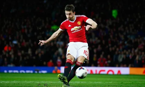 Đi tìm lời giải cho vị trí tiền vệ mỏ neo tại Manchester United