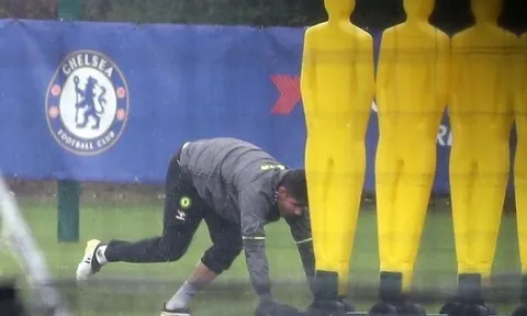 Diego Costa bị cách ly khỏi đội một Chelsea