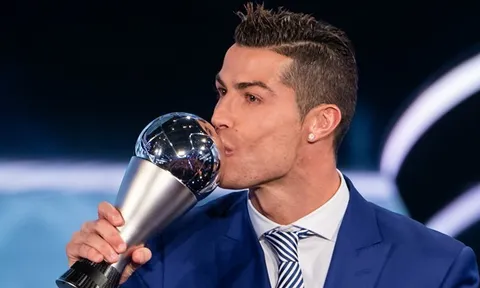 Điểm tin hậu trường 13/01: CR7 "vô đối" ở mọi hạng mục; Siêu mẫu Brazil nguyện yêu đơn phương Neymar