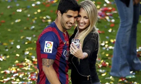 Điểm tin hậu trường 23/01: "Ngỡ ngàng" với lý do Suarez cập bến Barca, Bồ Martial bán "ảnh nóng" kiếm thêm thu nhập