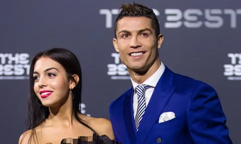Điểm tin hậu trường 26/01: CR7 lên lịch "đeo gông vào cổ"; Cựu Quỷ đỏ bất ngờ hủy hôn vào phút chót