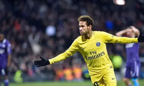Điểm tin sáng 12/02: Liverpool áp sát M.U; Neymar sẽ tới Real