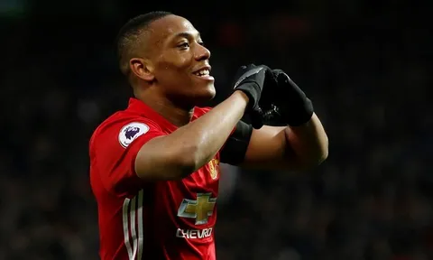 Điểm tin sáng 12/02: Martial trở lại hoàn hảo; Chelsea có "Pirlo mới"; Sao Barca nghỉ hết mùa