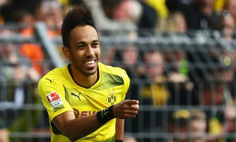 Điểm tin sáng 19/01: Sanchez bị chỉ trích ham tiền; Arsenal rất gần Aubameyang