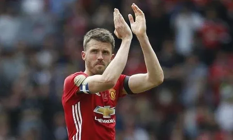 Điểm tin sáng 20/01: Carrick giải nghệ; Mourinho khen ngợi Luke Shaw