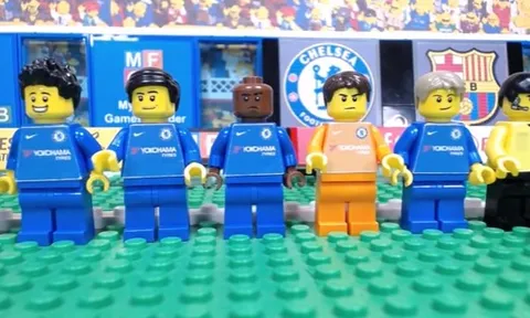 Diễn biến trận hòa giữa Chelsea và Barcelona theo phong cách lego