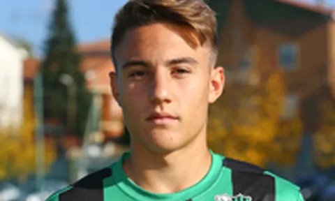 Đội bét bảng Serie A chiêu mộ con trai huyền thoại Italia