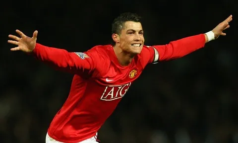 Đôi chân ma thuật của Ronaldo khi còn chơi bóng ở Anh