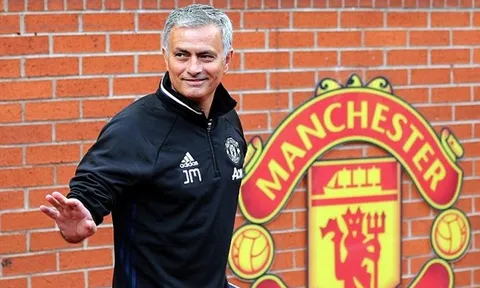 Đối thoại Jose Mourinho: 'Quyền lực không còn tồn tại ở Man Utd'