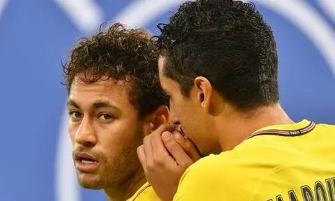 Đồng đội thừa nhận sợ Neymar bỏ rơi PSG