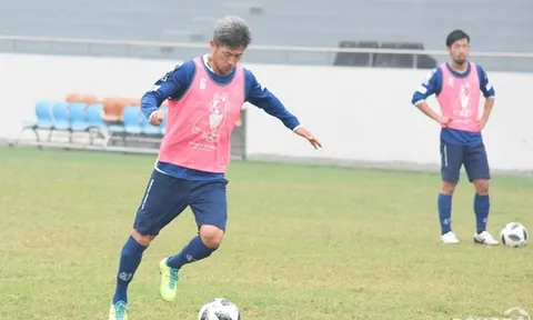 "Cầu thủ già nhất thế giới" sung sức trong buổi tập của Yokohama