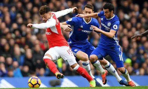 Dư âm Chelsea 3-1 Arsenal: Một 'cáo già', một 'cừu non'