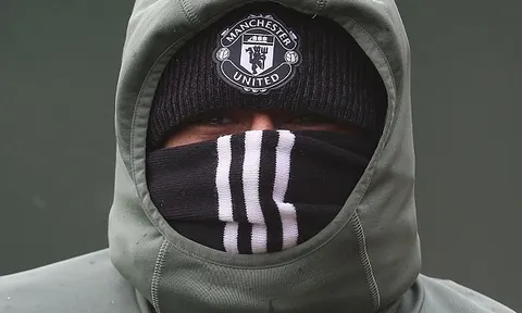 Dự đoán người bí ẩn xuất hiện trên sân tập Man Utd
