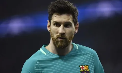 Đua Quả bóng Vàng 2017: Messi sớm đầu hàng Ronaldo