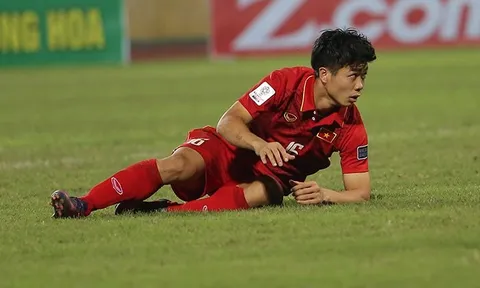 Đừng chỉ trích, hãy tin ở các cầu thủ trẻ