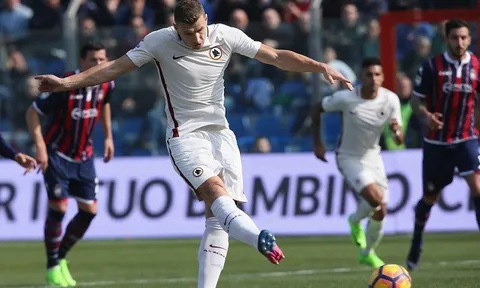Dzeko hỏng ăn phạt đền, Roma vẫn thắng nhàn Crotone