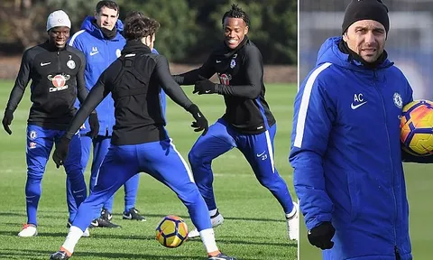 Ém kỹ Batshuayi trên sân tập, Conte nói không với phiên chợ Đông