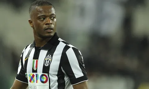 Evra tiếp tục bị Juventus bỏ rơi