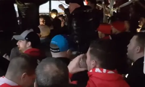 Fan Liverpool lại tung hit mới về người hùng Salah