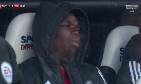 Fan MU chỉ trích màn trình diễn tệ hại của Pogba
