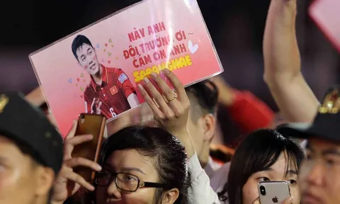CĐV "tấn công tình cảm" với U23 Việt Nam