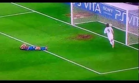 Fernando Torres từng trừng phạt Barca như thế nào?