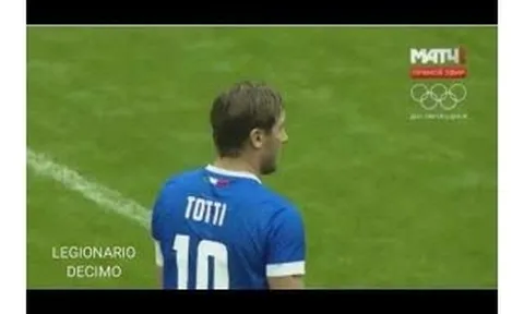 Francesco Totti thể hiện kỹ năng tuyệt vời ở trận giao hữu