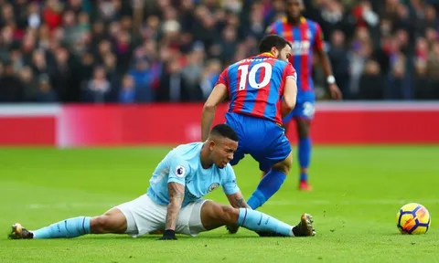 Gabriel Jesus chấn thương NẶNG, Man City gấp rút mua Sanchez?