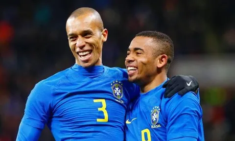 Gabriel Jesus khuấy đảo hàng thủ Nga