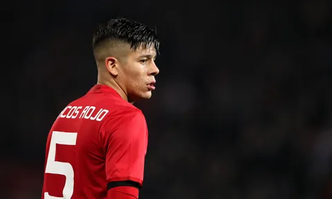 Gác lại vinh quang, Man Utd vẫn khốn đốn với bài toán hậu vệ trái