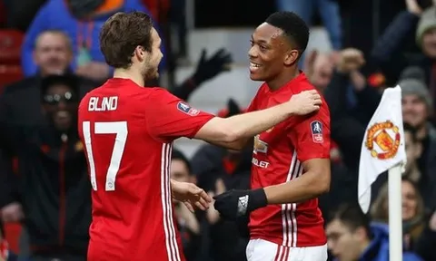 Gần 8 năm, Man United mới làm được điều này