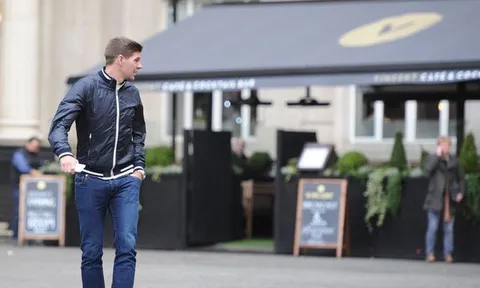Gerrard đau đầu vì bị chuột... tấn công