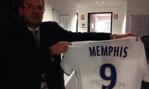 Ghi 1 bàn, Depay đã bước vào ngôi đền huyền thoại