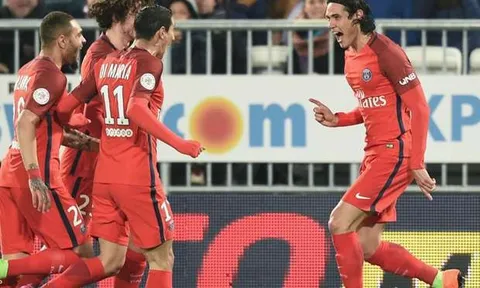 Ghi bàn ầm ầm, Cavani khiến tất cả "ngả mũ"