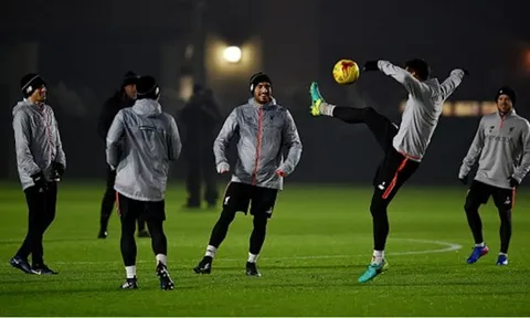 Giải quyết khủng hoảng, Liverpool luyện phòng ngự bóng bổng