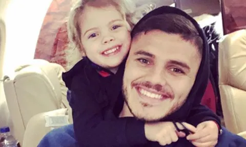 Giải sầu, Icardi đi chơi cùng con gái rượu