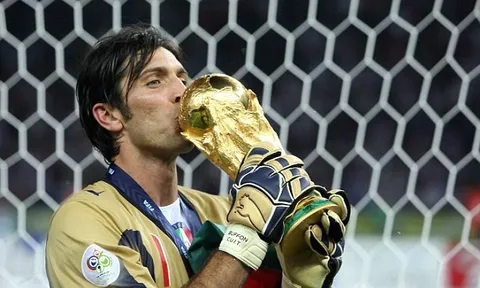 Gianluigi Buffon - Xứng danh "người nhện"