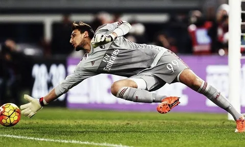 Gianluigi Donnarumma và Mattia Perin, ai thay thế được Buffon?